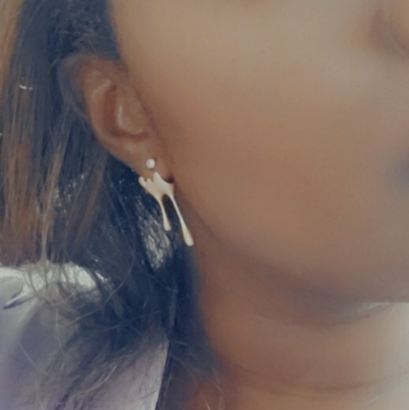 HoneyBee Dripped Earrings - Picture 6 of 6